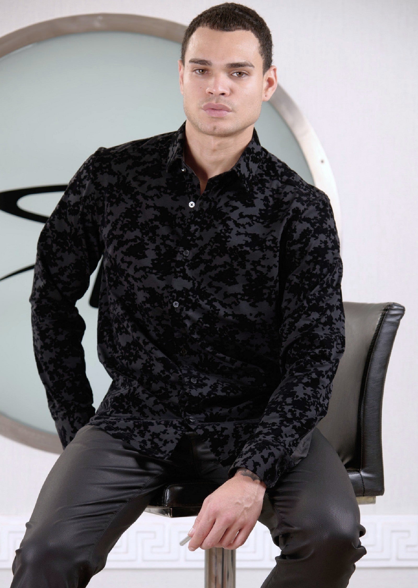 Black Root Flocked Knit Shirt